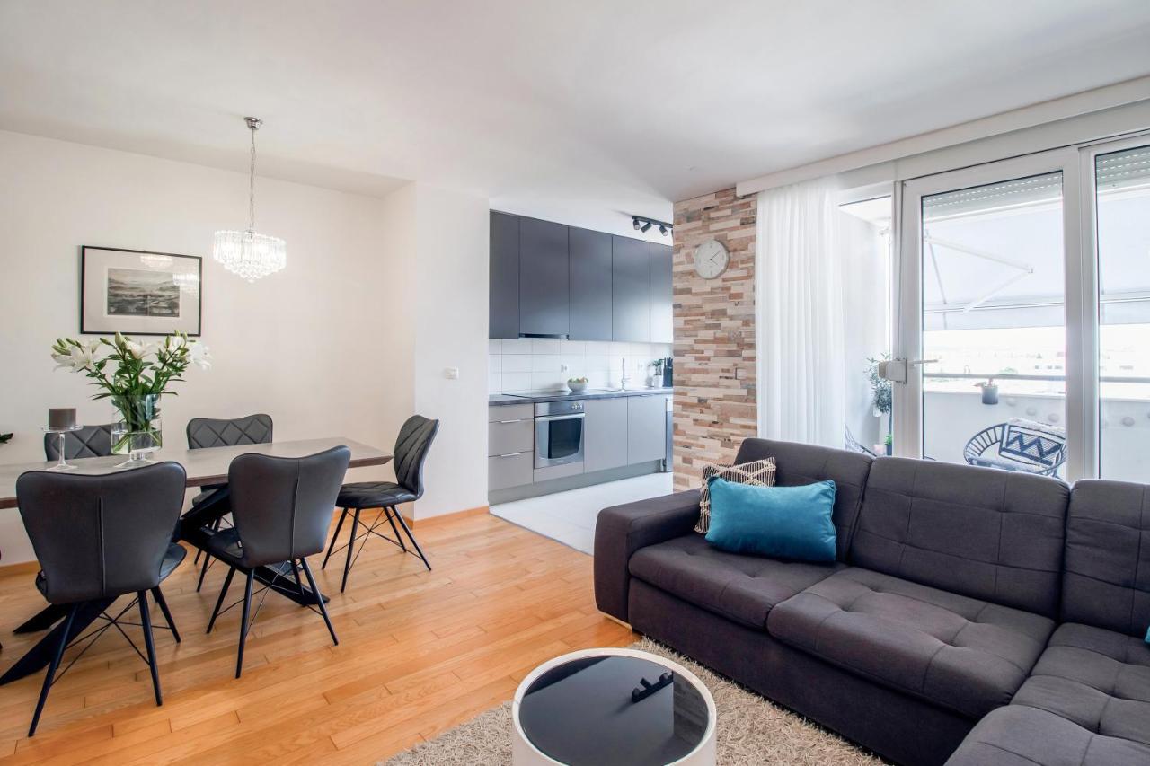 Apartment Montesa Zadar With Free Parking And Balcony Kültér fotó