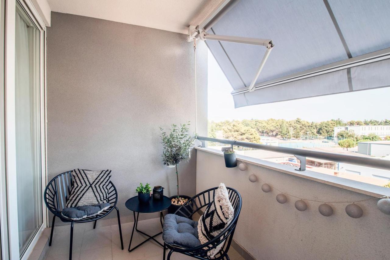 Apartment Montesa Zadar With Free Parking And Balcony Kültér fotó