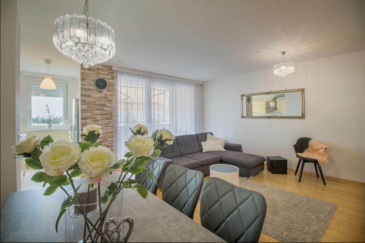 Apartment Montesa Zadar With Free Parking And Balcony Kültér fotó
